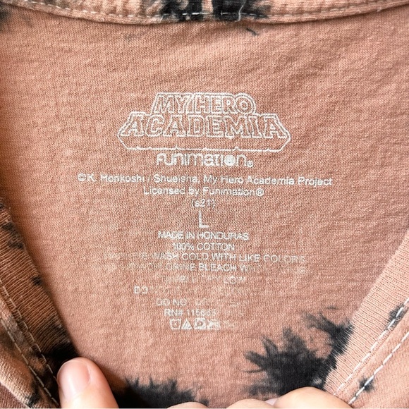 My Hero Academia Funmation Katsuki Bakugo t-shirt - Picture 2 of 5